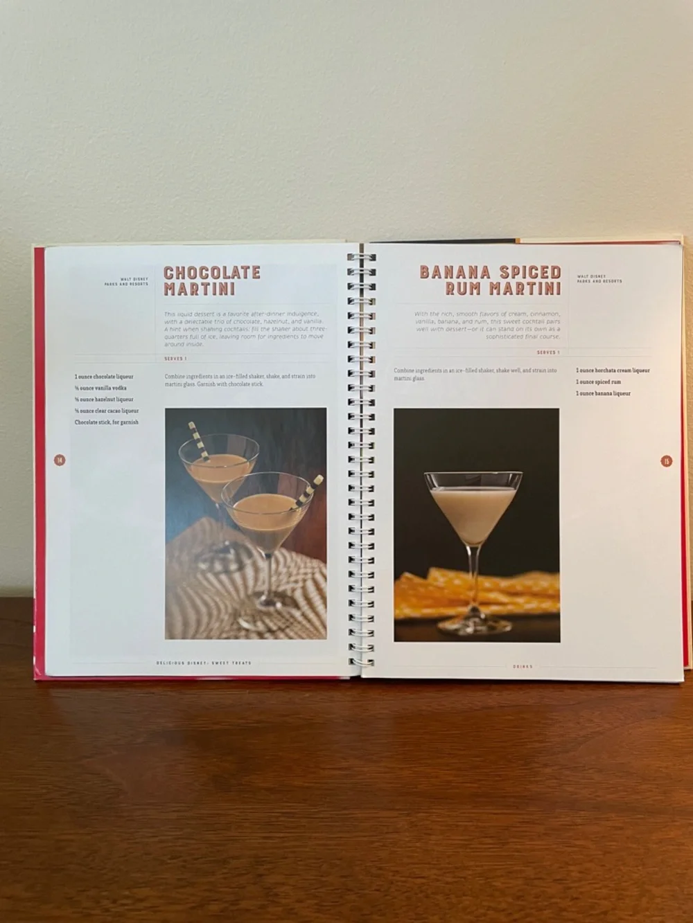 Disney Delicious Disney Sweet Treats Cookbook - Cakes, Breads, Drinks